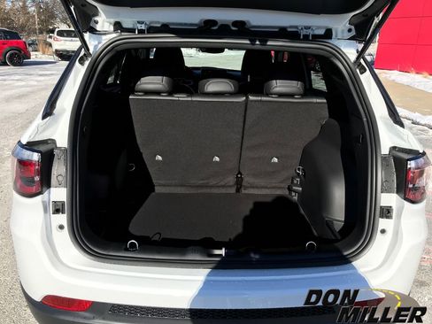 New 2026 Jeep Compass Latitude image 30