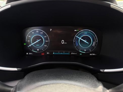 Used 2023 Hyundai Santa Fe Limited AWD/4WD image 17