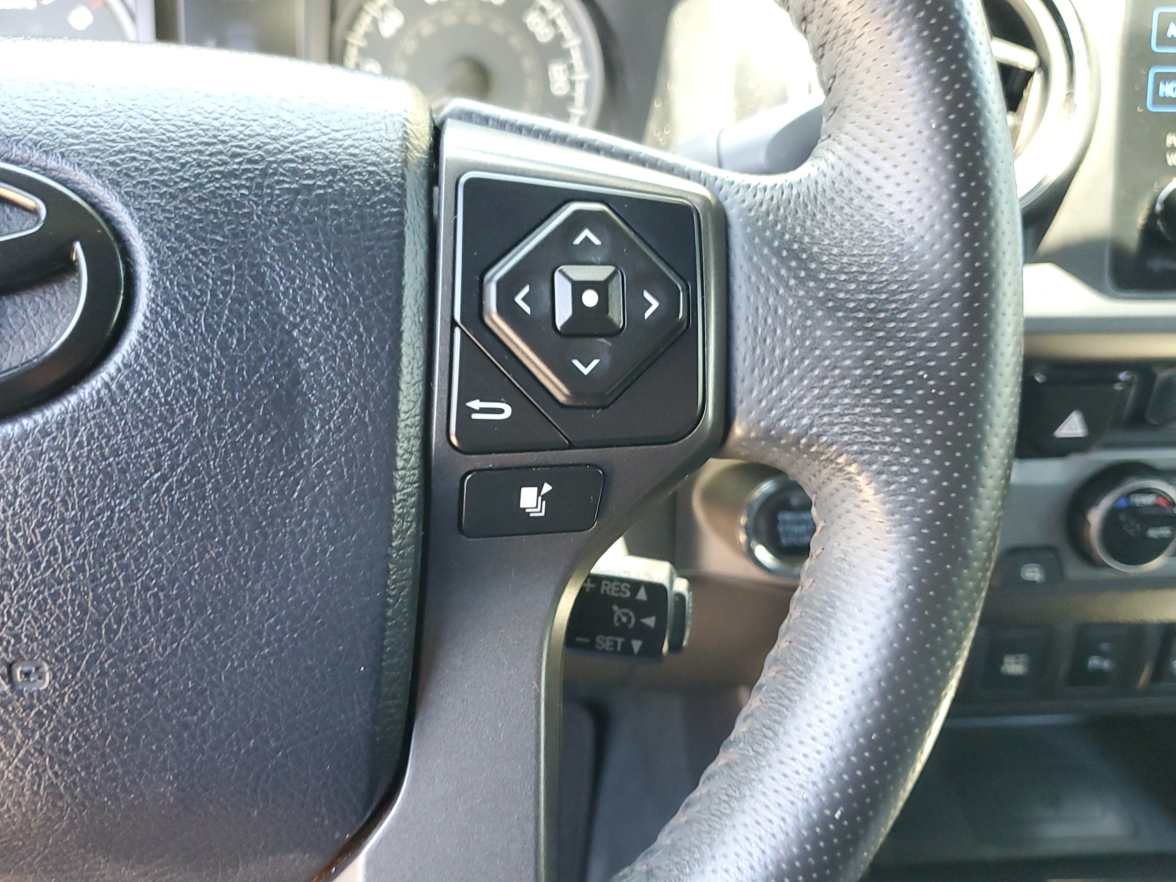 Used 2017 Toyota Tacoma TRD Sport w/ Premium & Technology Package RWD image 20