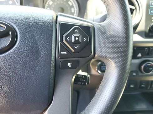Used 2017 Toyota Tacoma TRD Sport image 20