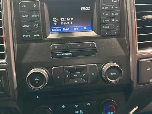 Used 2017 Ford F350 XLT image 32