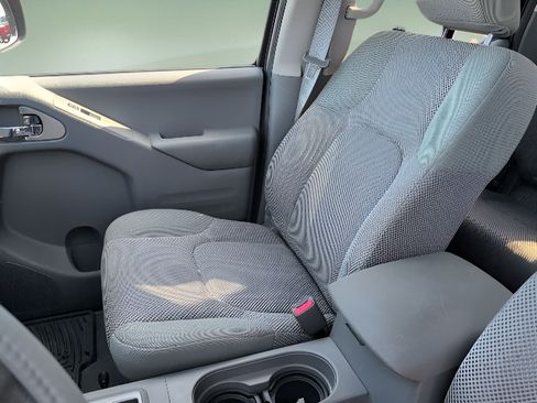 Used 2019 Nissan Frontier SV AWD/4WD image 18