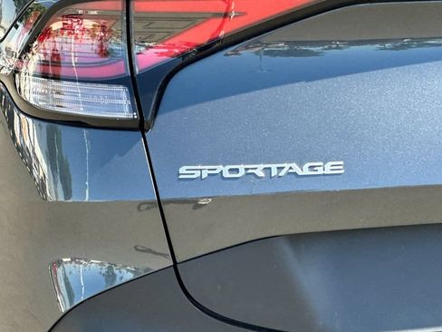 Used 2023 Kia Sportage LX AWD/4WD image 24