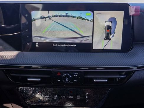 New 2025 Nissan Kicks SR image 28