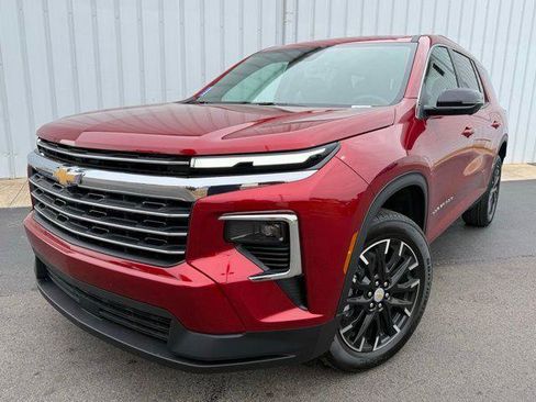 New 2026 Chevrolet Traverse LT FWD image 1