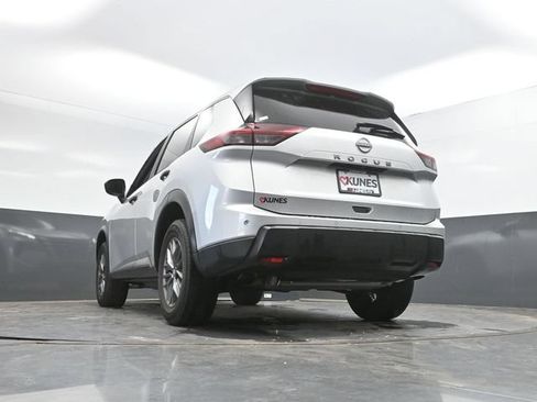 Used 2024 Nissan Rogue S FWD image 50