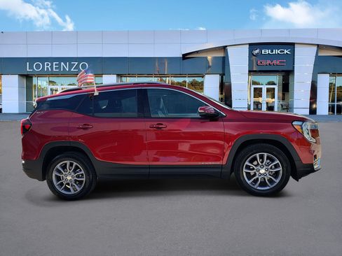 Used 2024 GMC Terrain SLT FWD image 4