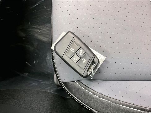 New 2026 Volkswagen Jetta SE image 32