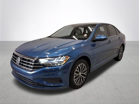 Used 2019 Volkswagen Jetta SE FWD image 2