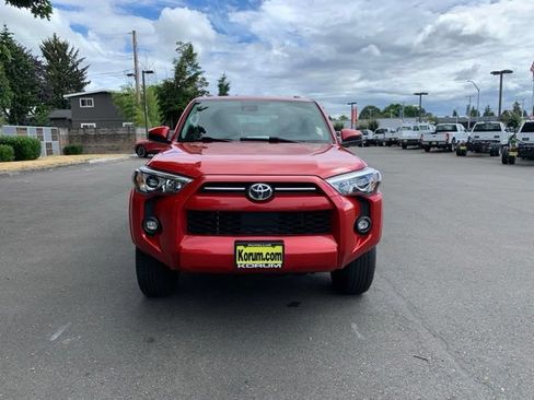 Used 2021 Toyota 4Runner SR5 AWD/4WD image 9