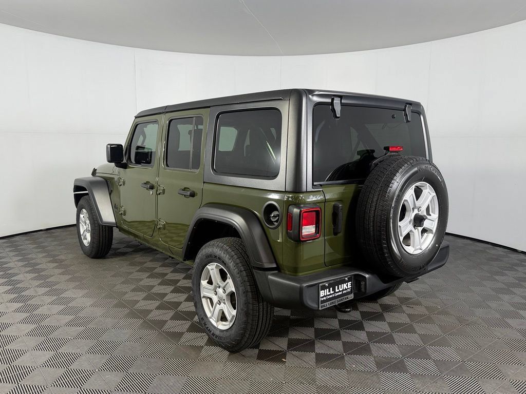 Used 2022 Jeep Wrangler Unlimited Sport AWD/4WD image 9