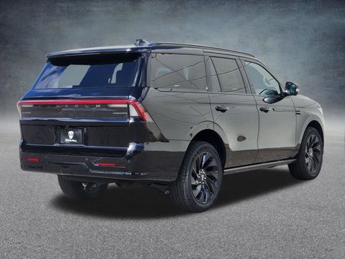New 2026 Lincoln Navigator Reserve w/ Jet Appearance Package AWD/4WD image 7