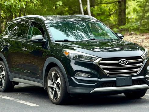 Used 2017 Hyundai Tucson Limited AWD/4WD image 3
