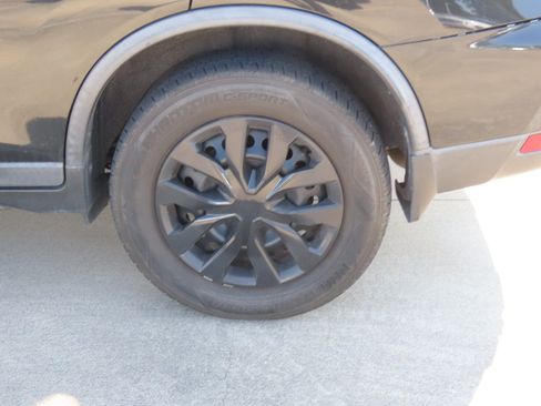 Used 2017 Nissan Rogue S AWD/4WD image 15