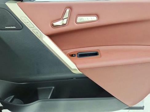 Used 2024 BMW iX xDrive50 w/ Premium Package AWD/4WD image 23