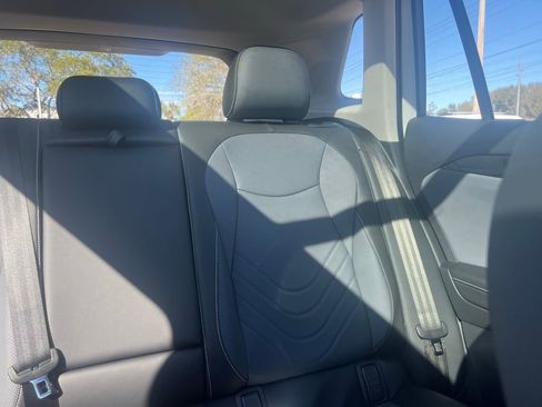 New 2026 Volkswagen Tiguan SE image 14