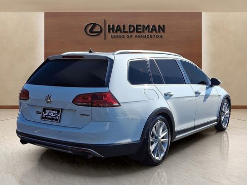 Used 2017 Volkswagen Golf Alltrack SE image 4