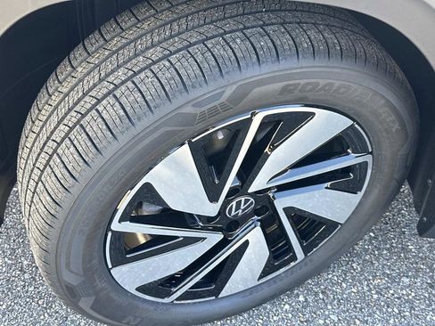 New 2026 Volkswagen Atlas SEL image 11