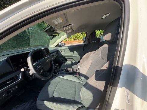 Used 2025 Kia K4 FWD image 28