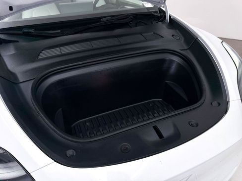 Used 2023 Tesla Model Y Long Range AWD/4WD image 9