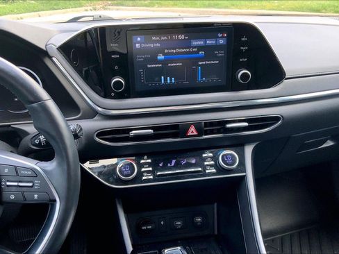 Used 2020 Hyundai Sonata SEL w/ Premium + Sunroof Package FWD image 6