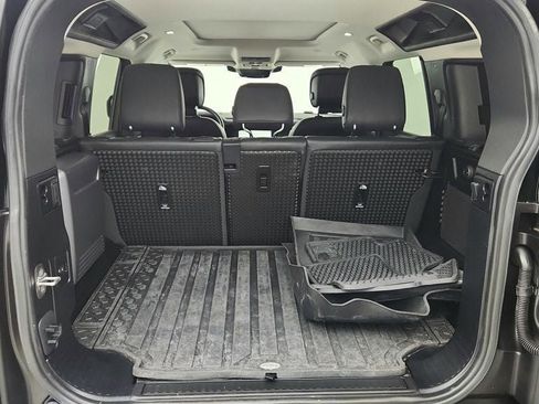 Used 2024 Land Rover Defender 110 X-Dynamic SE image 22