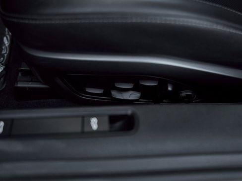 Used 2021 Porsche 911 Turbo S image 32