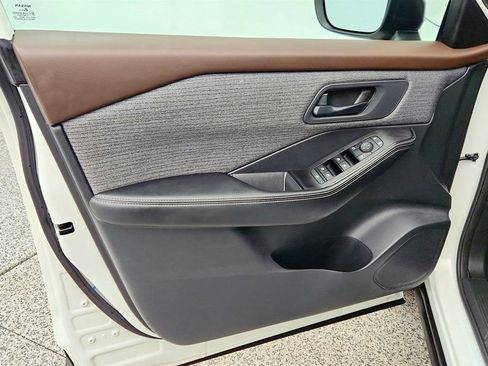 Used 2021 Nissan Rogue S image 10