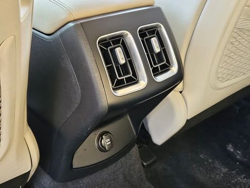 Used 2025 Kia Sorento EX w/ Panoramic Sunroof Package image 16