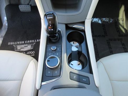 Used 2023 Cadillac XT6 Premium Luxury image 20