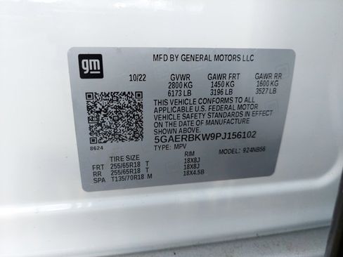 Used 2023 Buick Enclave Essence image 36