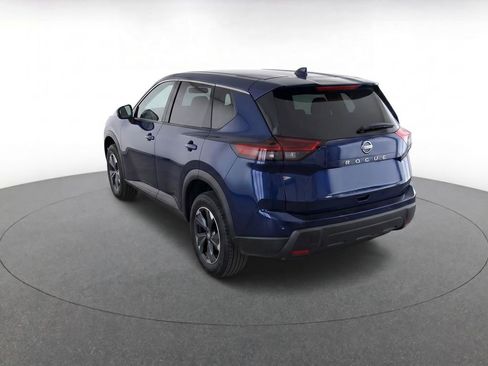 Used 2025 Nissan Rogue SV FWD image 3