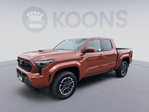 Used 2025 Toyota Tacoma TRD Sport w/ TRD Sport Premium Package AWD/4WD image 1