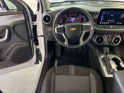 Used 2024 Chevrolet Blazer LT w/ Convenience Package FWD image 33