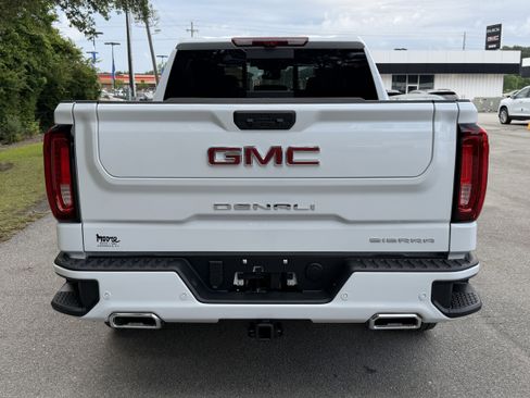 New 2026 GMC Sierra 1500 Denali w/ Denali Reserve Package AWD/4WD image 9
