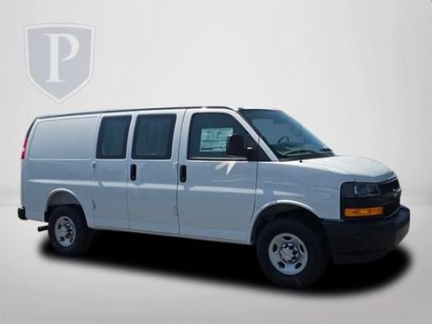 New 2026 Chevrolet Express 2500 w/ Driver Convenience Package RWD image 2