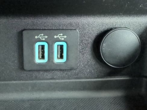 Used 2020 Ford Fusion SE image 32