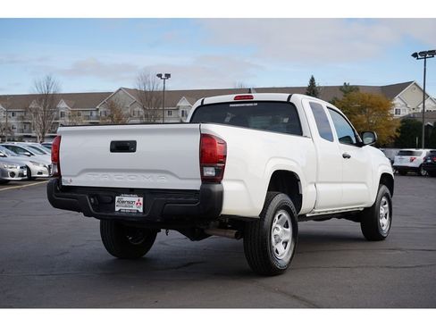 Used 2023 Toyota Tacoma SR image 3