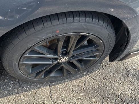 Used 2025 Toyota Camry SE image 12