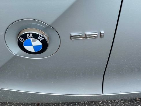 Used 2005 BMW Z4 2.5i RWD image 10