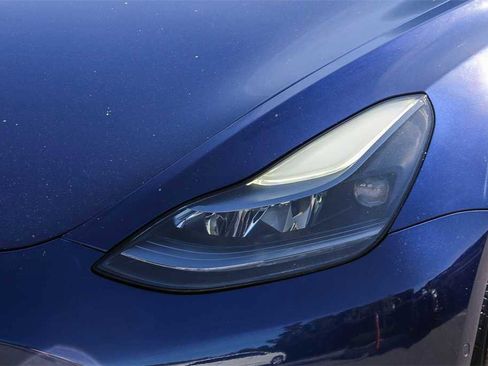 Used 2021 Tesla Model 3 Standard Range Plus image 7