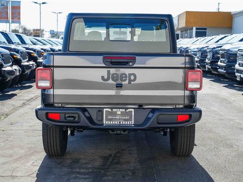 New 2026 Jeep Gladiator Sport image 5