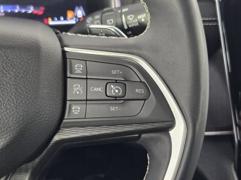 Used 2024 Jeep Grand Cherokee L Laredo AWD/4WD image 31