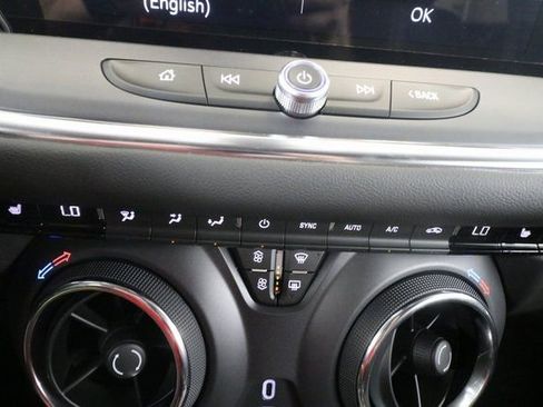 New 2025 Chevrolet Blazer LT w/ Convenience Package image 17