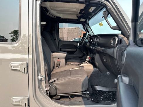 Used 2020 Jeep Wrangler Unlimited Sport AWD/4WD image 36