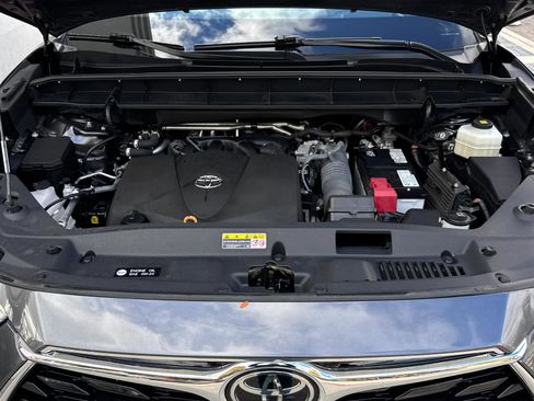Used 2022 Toyota Highlander Platinum image 29