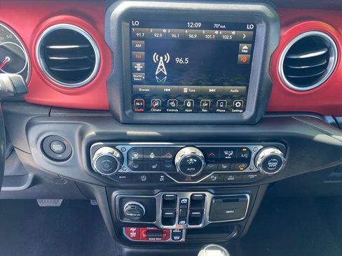 Used 2021 Jeep Wrangler Unlimited Rubicon AWD/4WD image 11