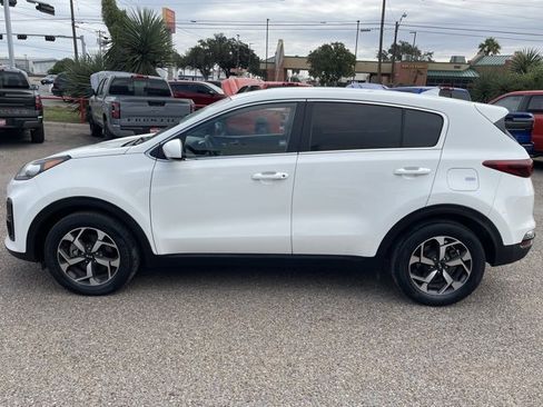 Used 2021 Kia Sportage LX image 3