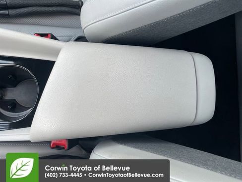 Used 2024 Hyundai Elantra Limited FWD image 15