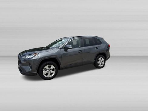 Used 2021 Toyota RAV4 XLE AWD/4WD image 11